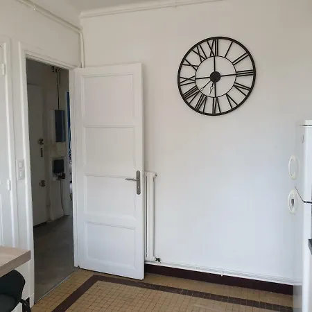 Apartman Cosmao - Grand 2 Pieces Moderne & Cosy Proche De La Gare Et Du Centre *